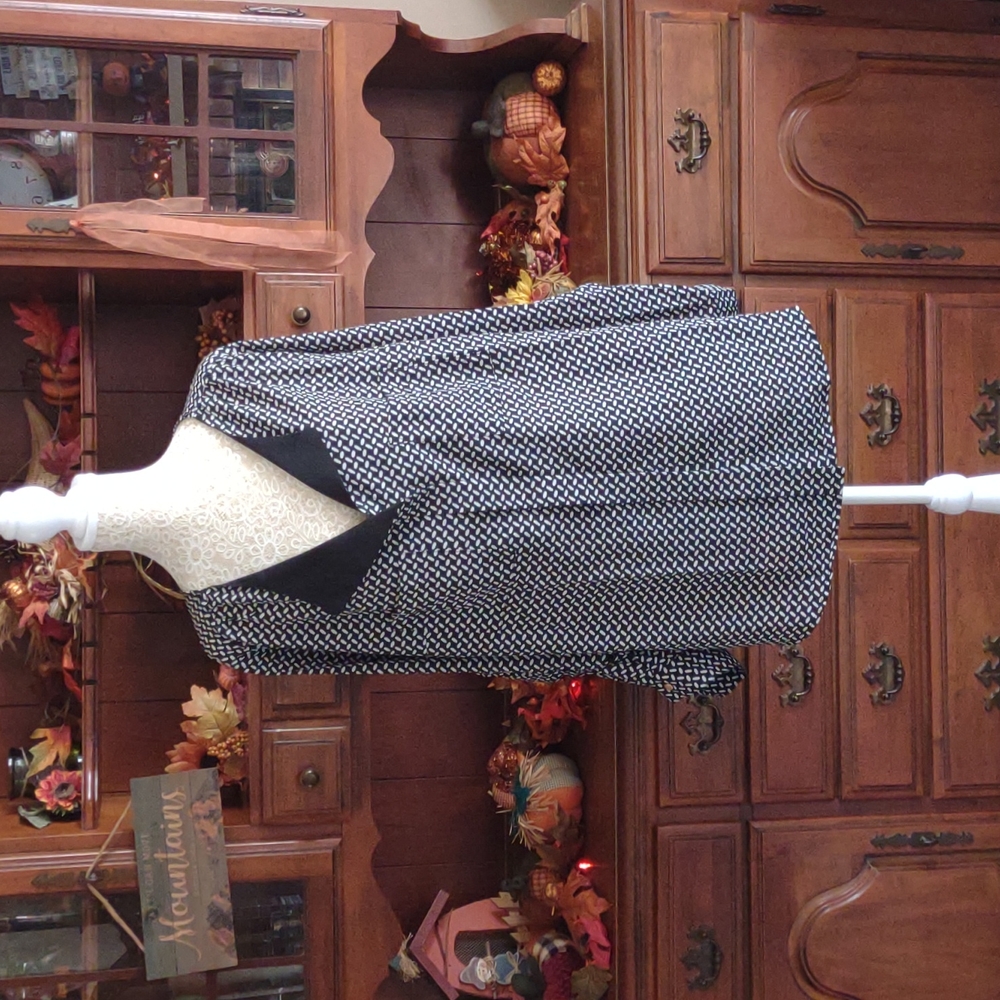 Woman's Pure Energy long sleeve blouse. Size 2 (Plus size)